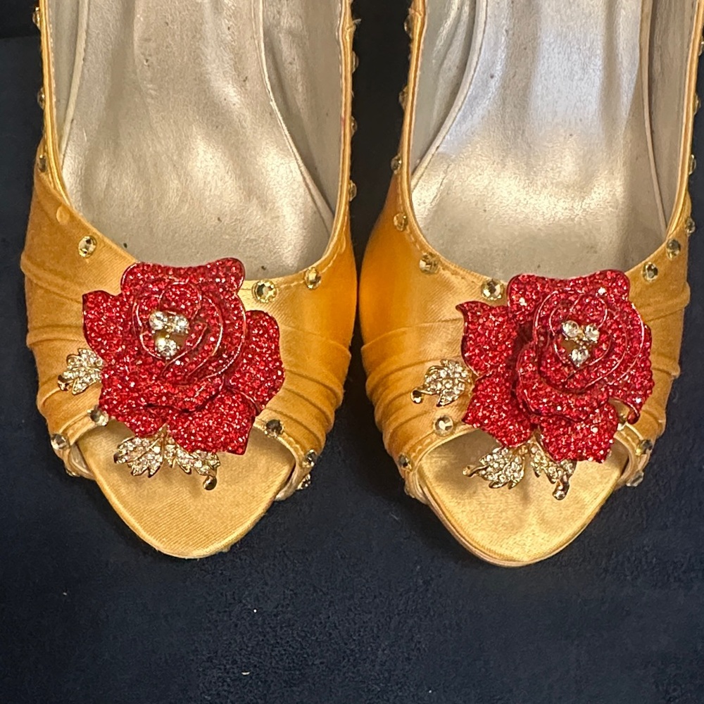 Stunning Gold Heels with Red Floral Accents - Picture 4 of 7